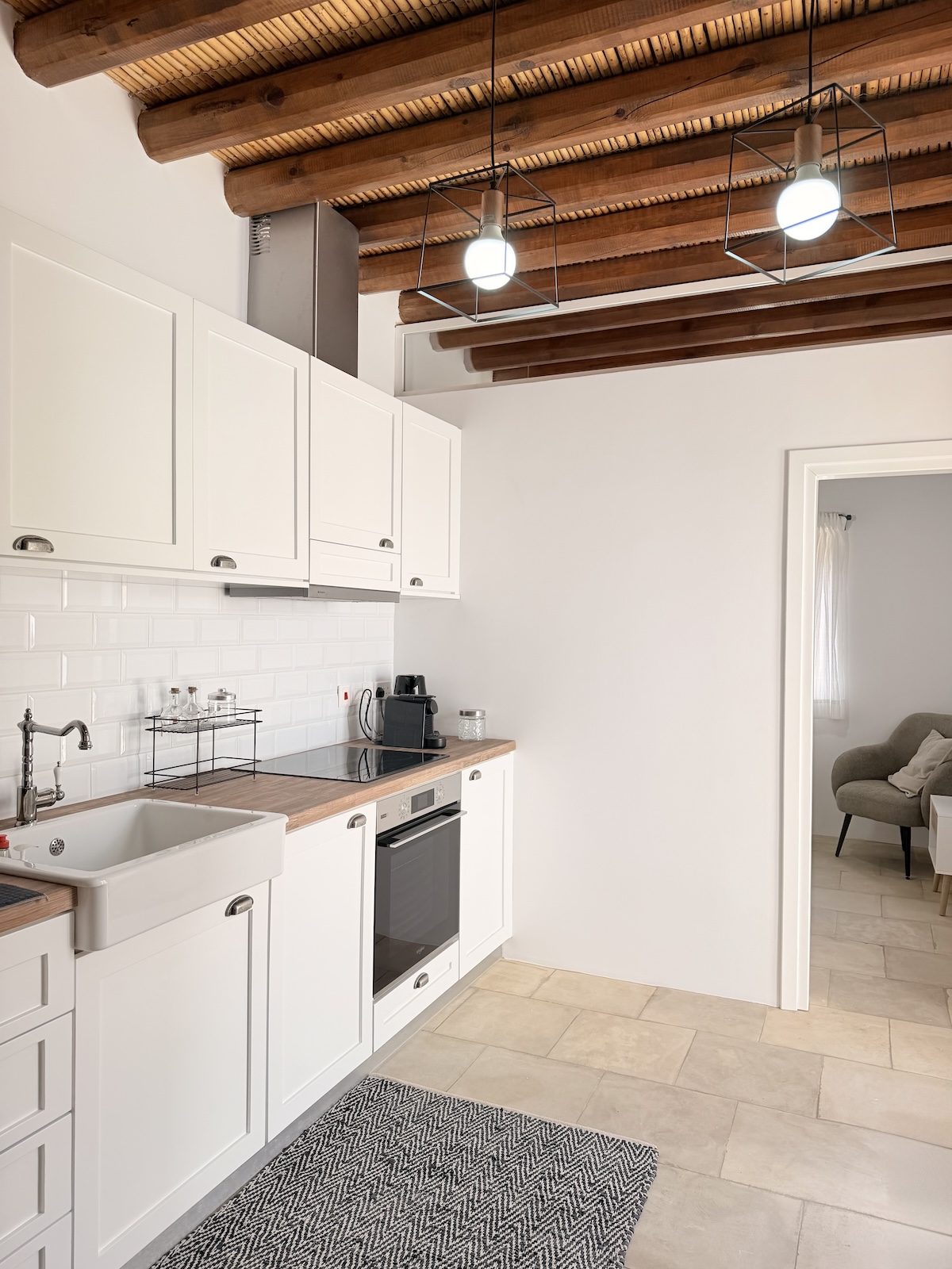 Το Μονόχωρον - Fireplace area